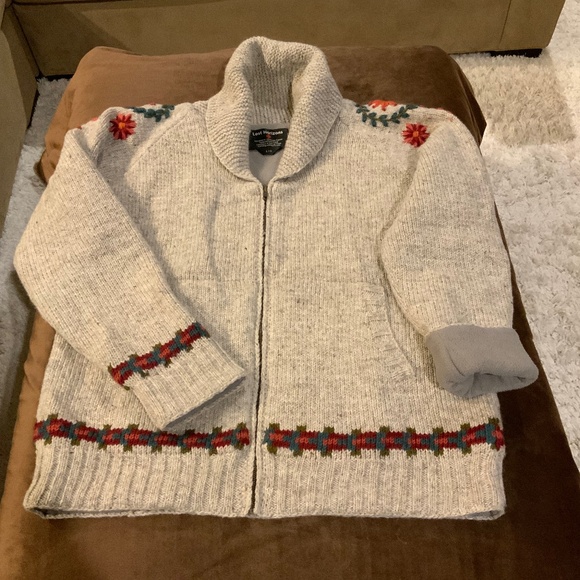 Lost Horizons Sweaters - Sundance Cowichan Lost Horizons Grey  L Deer Floral Wool Alpine Fleece lined